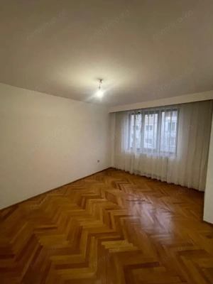 Apartament 4 camere, 100 mp utili, 2 băi, etaj 2 – zonă centrală