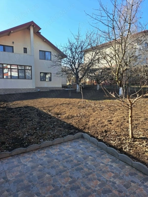 vand casa an valea lupuli an iasi 1000m2 cu tot si util 240 m 2 se vine cu tot ce este anauntru  - imagine 2