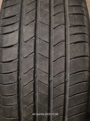 Vând 4 anvelope de vară  Kumho  DOT 2024,215/55/18 H utilizate 3000km în oraș ,stare perfectă.
