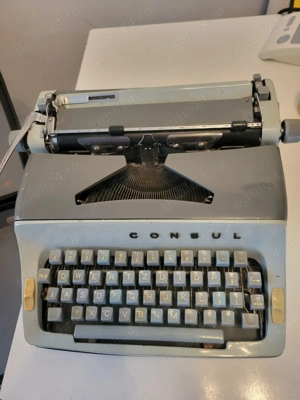 Masina de scris CONSUL vintage - functionala- plus cutie originala