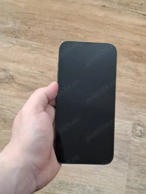 2 iphone și un samsung 