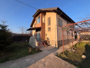 Vând o casă modernă suprafata de 140 mp utili, 4 dormitoare, teren generos de 459 mp, la 10 km de CT