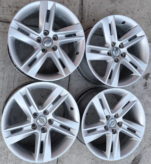 Vand Jante 17" Volvo S40 generatia a 2-a compatibil S60 V60 S80 V70 S40 V40 V50 C30 C70 XC70