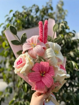 Flori croșetate 8 Martie - imagine 3