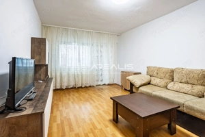 De închiriat -Apartament 3 camere, decomandat, zonă centrală