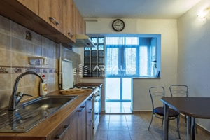 De închiriat -Apartament 3 camere, decomandat, zonă centrală - imagine 10