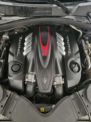 Maserati Quattroporte GTS v8 530 cai - imagine 3