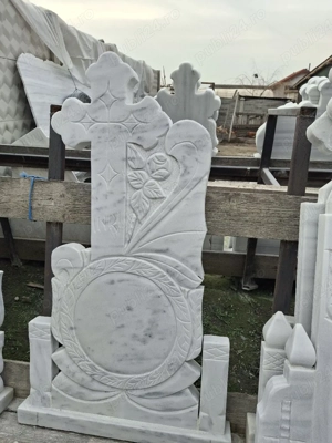 Cruci Marmura placari morminte turnam borduri cruci angro   WhatsApp    