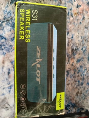 Lot 4 boxe portabile .