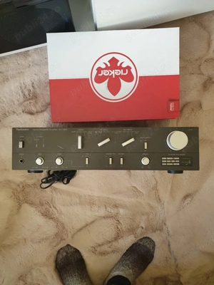 Amplificator integrat stereo 