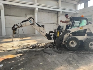 bobcat cu picon  - imagine 3