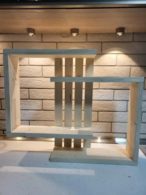 Etajere din lemn masiv