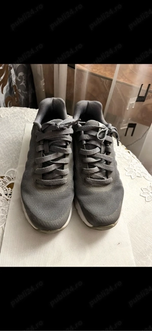 adidasi Nike dama 37