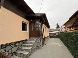 Vând Casa zona Zamora-Busteni  cu vedere la Munții Bucegi și Crucea Caraiman.