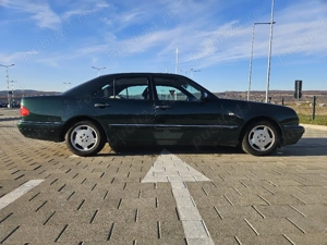 vand Mercedes E 230 auto istoric - imagine 2
