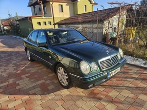 vand Mercedes E 230 auto istoric - imagine 5
