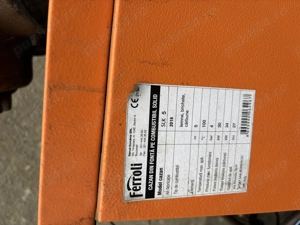 Se vinde pentru piese ultimul element fisurat