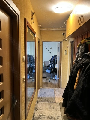 Particular vand apartament 2 camere, decomandat, 65mp, parcare auto VIP, beci, la 5 min de AFI Bv