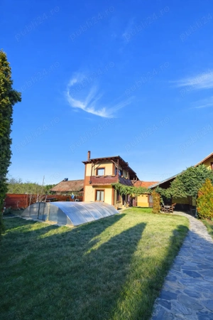 Proprietate completă gata de mutat: casă + 2 apartamente + piscină, curte  - imagine 9