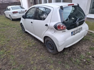 Vând auto Toyota Aygo an 2010 benzina gpl - imagine 2