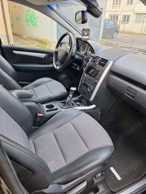 Bine întreținută, gata de drum - imagine 5