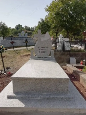 monumente funerare  - imagine 5