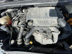 Dezmembrez Peugeot 307 SW 1.6 HDi 110Cp 80kW an 2005 Break Facelift - imagine 8