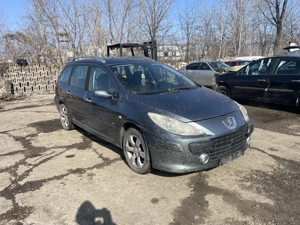 Dezmembrez Peugeot 307 SW 1.6 HDi 110Cp 80kW an 2005 Break Facelift - imagine 3