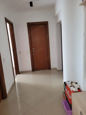 Inchiriez aparartament decomandat cu parcare privata - imagine 2