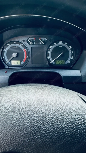 Skoda Fabia 1.2 Benzină 2005   mașină bună, 2 seturi roți - imagine 3