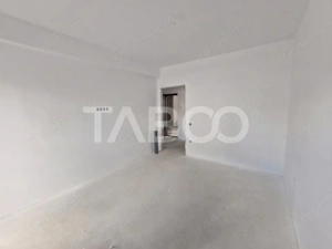 Apartament decomandat 3 camere 66 mp balcon loc parcare Doamna Stanca - imagine 3