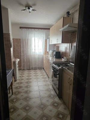 Apartament 3 camere, 66,52 m2 + balcon închis 6,95 m2, etaj 4, Ultracentral, oras statiune Tg Ocna - imagine 2