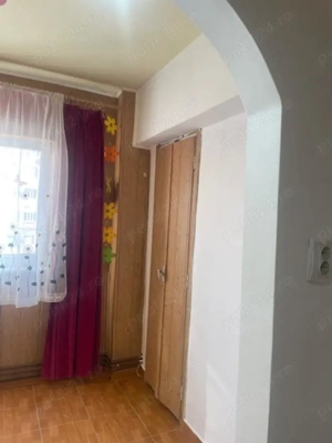 Vand apartament , 3 camere , renovat , etaj 1 , zona Unic , central - imagine 4
