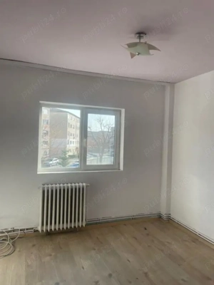 Vand apartament , 3 camere , renovat , etaj 1 , zona Unic , central - imagine 14