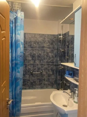 Vand apartament , 3 camere , renovat , etaj 1 , zona Unic , central - imagine 16
