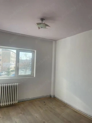 Vand apartament , 3 camere , renovat , etaj 1 , zona Unic , central - imagine 13