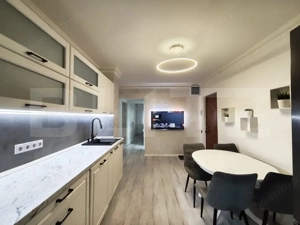 Apartament 3 camere, 2 bai, 2 balcoane, etaj 1, langa Piata Decebal