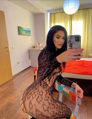 Poze Reale Bruneta Siliconata 