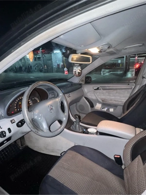 Inchiriez Mercedes C-Class - imagine 4