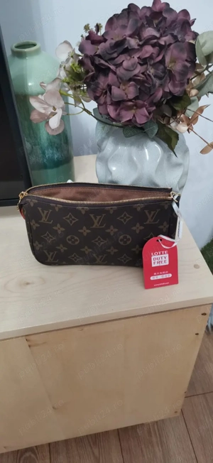 Louis Vuitton Nano Speedy 