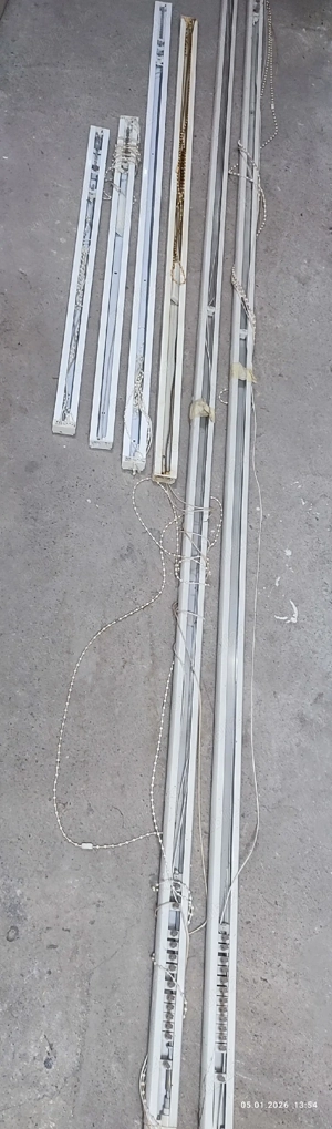 Șină si jaluzele verticale