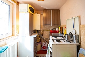 Casa de vanzare cu 2 camere si teren 1068 mp zona Renașterii - imagine 7