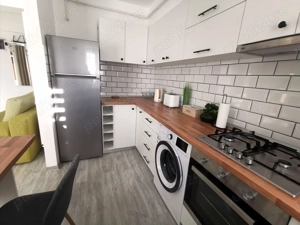 Apart 2 camere, Zona Mall, loc de parcare Privat, bloc din 2020