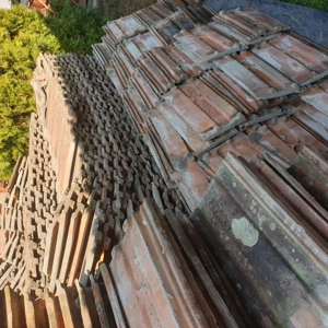              Țiglă de vânzare  .În stare foarte bună - imagine 3