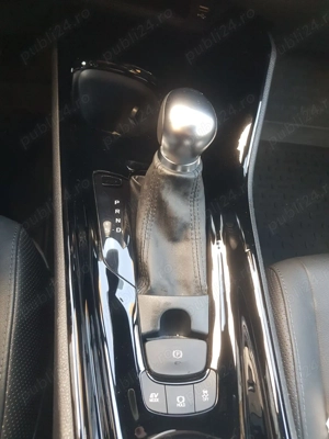 Toyota C-HR 2.0 HSD C-lassy CVT 2WD , 184 C.P , HYBRID, alb perlat - imagine 5