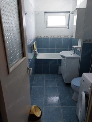 Apartament cu 3 camere inchiriez