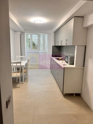 Vanzare apartament 3 camere Decebal, metrou, parking - imagine 5