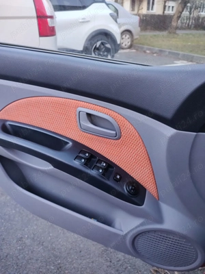 De vanzare Kia Picanto 1.1 Benzina - imagine 8