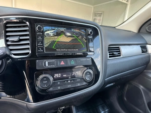 Mitsubishi Outlander 2.3 Diesel 150 CP 4x4 An 2017 - imagine 14