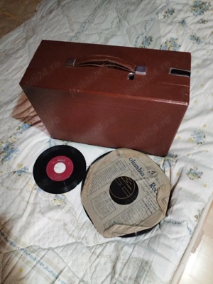 Patefon funcțional + 6 discuri